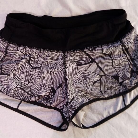 Lululemon speed short. Size 4 - Picture 1 of 6